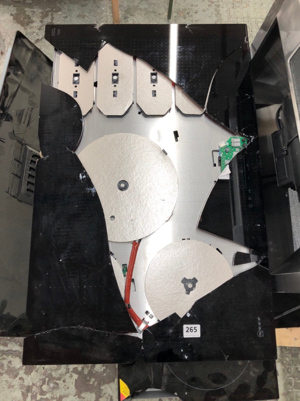 John Pye Auctions PALLET OF INDUCTION HOBS AND COOKER HOODS (SMASHED