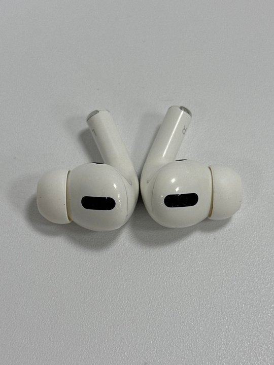 John Pye Auctions APPLE AIRPODS PRO WITH WIRELESS CHARGING CASE