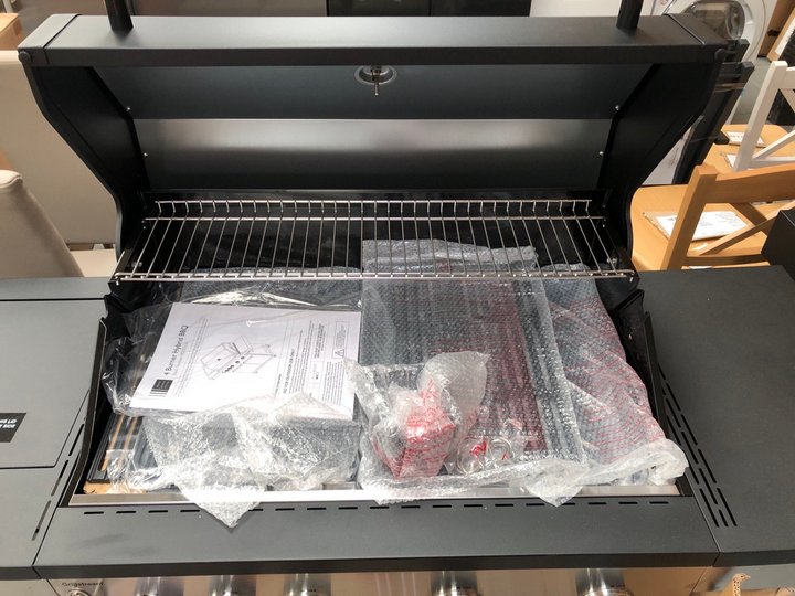 John Pye Auctions JOHN LEWIS & PARTNERS 4 BURNER HYBRID BBQ RRP £