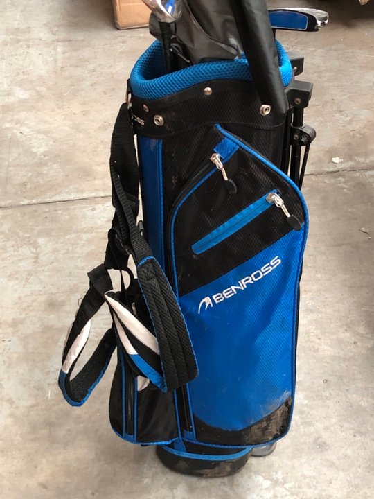 John Pye Auctions BENROSS AERO JR PREMIUM JUNIOR PACKAGE GOLF STAND