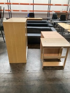 ASSORTED OFFICE FURNITURE TO INCLUDE 3 X BLACK SOFAS 2X DESKS AND OFFICE CHAIRS AND 2 X WOODEN CABINETS AND SMALL WOODEN TABLE