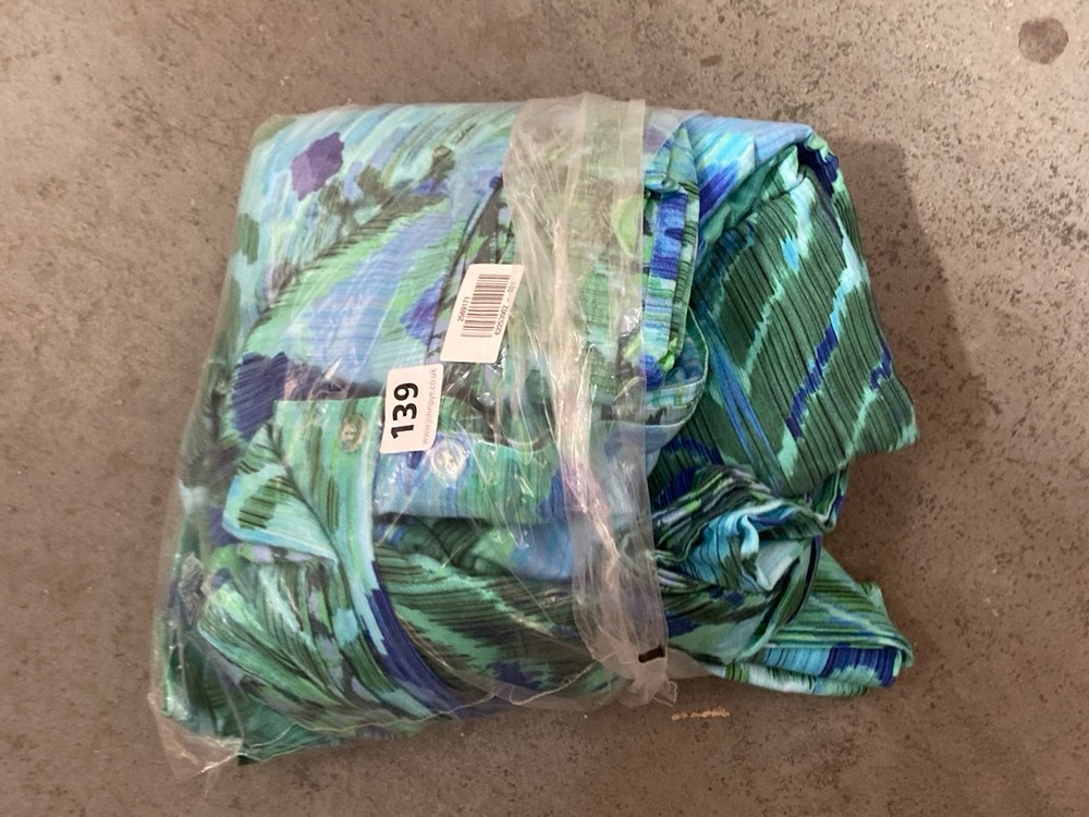 John Pye Auctions JOHN LEWIS DUVET COVER SET TROPICAL GREEN / BLUE