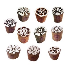 QUANTITY OF ASSORTED ITEMS TO INCLUDE CLAY PRINTING STAMPS ARTY CRAFTY SMALL FLORAL SHAPE WOODEN BLOCKS , SET OF 10 : LOCATION - B