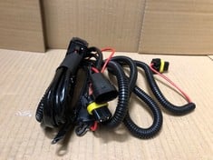 QUANTITY OF ASSORTED ITEMS TO INCLUDE WINPOWER UNIVERSAL HID RELAY WIRING HARNESS FOR H1 H7 H3 H8 H9 H11 HB3 HB4 HIR2 XENON KIT UPGRADE CAR BATTERY CIRCUIT PROTECTION CABLE 12V, 1PC RRP £1011: LOCATI