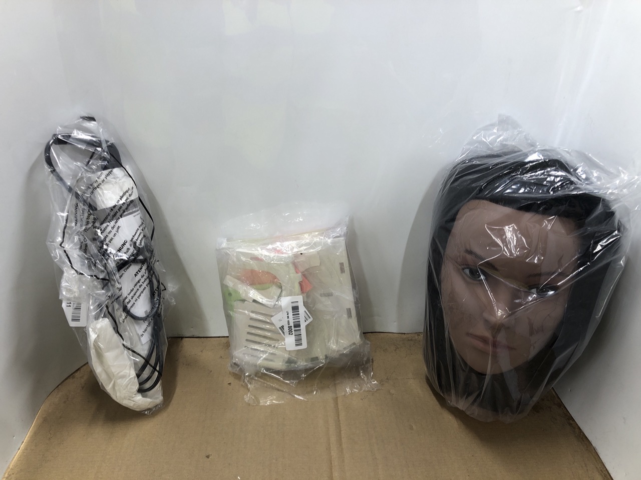 John Pye Auctions QUANTITY OF HEALTH & BEAUTY ITEMS TO INCLUDE NAILS