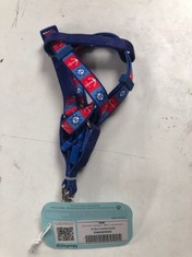 QUANTITY OF ASSORTED ITEMS TO INCLUDE DOG HARNESS BLUE, UK SIZE SMALL TOTAL RRP £314: LOCATION - E RACK