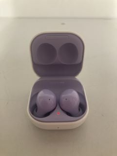 SAMSUNG WIRELESS EARBUDS WITH CHARGING CASE - MODEL SM-R177