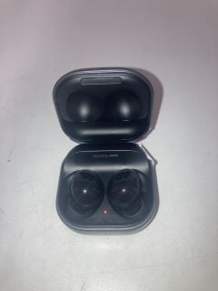 SAMSUNG WIRELESS EARBUDS WITH CHARGING CASE - MODEL SM-R177