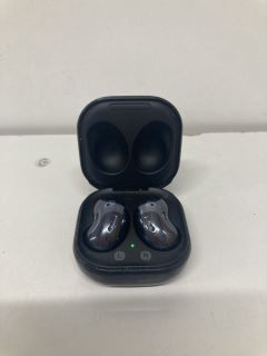 SAMSUNG TRUE WIRELESS EARBUDS