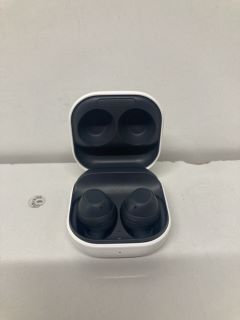 SAMSUNG TRUE WIRELESS EARBUDS