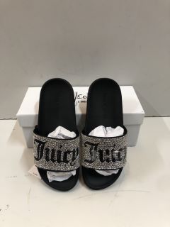 .JUICY COUTURE DIAMNATE BRANDED SLIDE  5