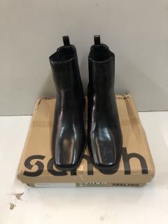 SCHUH BROOKE HEEL CHELSEA ANKLE BOOTS SIZE: UK 8