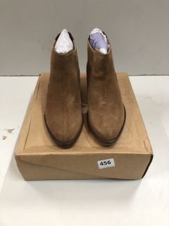 VERY CHELSEA BOOTS  5