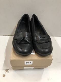 CLARKS ANGELICA SHOES SIZE: UK 8