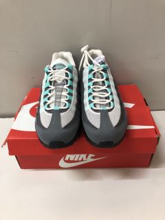 NIKE AIR MAX 95 JD SIZE: UK 8