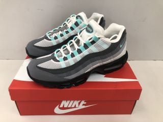 NIKE AIR MAX 95 HYPER TURQUOISE SIZE: UK 8.5