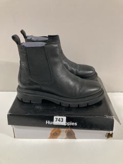 HUSH PUPPIES CHELSEA BOOTS SIZE 7