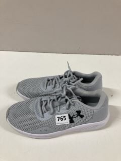 UNDER ARMOUR TRAINERS SIZE 9