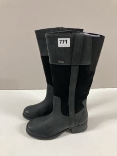 HUSH PUPPIES TALL BOOTS SIZE 6