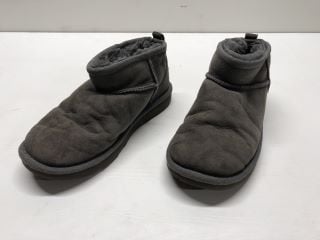 UGG KIDS CLASSIC BOOT AGE 1 AND OLDER