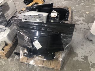 PALLET OF ASSORTED ITEMS INC. DESKTOP COMPUTER (SMASHED/SALVAGE/SPARES)