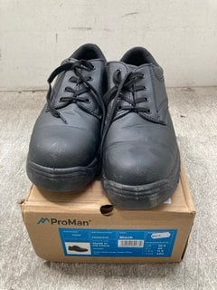 PRO MAN SAFETY BOOTS IN BLACK UK SIZE 10.5: LOCATION - J 10