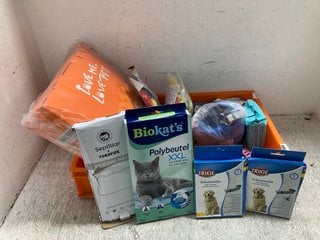 QTY OF PET ITEMS TO INCLUDE PET TOUCH PET FOOD CAN COVERS & SPOON: LOCATION - J 14