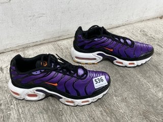 NIKE AIR MAX PLUS OG TIGER TRAINERS - UK SIZE: 5: LOCATION - I 7