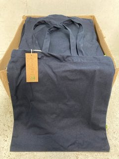 BOX OF EARTH AWARE CANVAS SHOPPER BAGS IN NAVY: LOCATION - C9