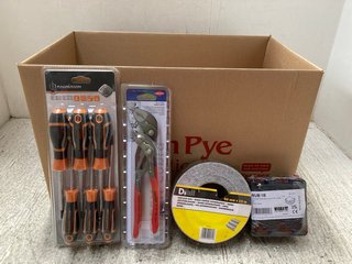 QTY OF ASSORTED DIY ITEMS TO INCLUDE TIMCO TIMBER TWIN-THREADED CONSTRUCTION SCREWS & MAGNUSSON 6PCS SCREWDRIVER SET: LOCATION - WA1