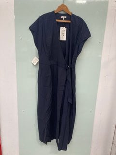 PHASE EIGHT LIV WRAP DRESS IN NAVY - UK 20 - RRP: £110: LOCATION - WA1