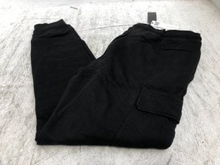 BENCH MENS CUFFED JOGGERS IN BLACK SIZE: L: LOCATION - B13