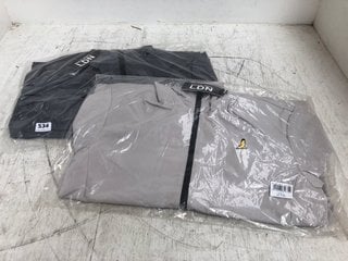 2 X ASSORTED BRAVE SOUL LONDON ZIP UP LIGHTWEIGHT COATS IN LIGHT AND DARK GREY SIZE: M: LOCATION - B13