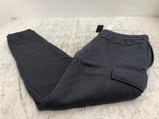 BENCH MENS CUFFED JOGGERS IN GREY SIZE: L: LOCATION - B13