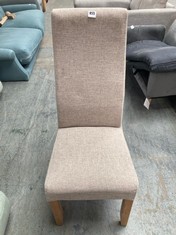 LIGHT GREY FABRIC DINING CHAIR WITH NATURAL LEGS