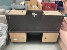 2X CARBURY MEDIA UNITS