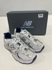 NEW BALANCE WOMEN'S RUNNING SHOES IN WHITE/SILVER-NAVY UK 4 - RRP £100