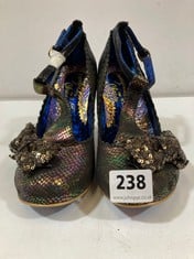 IRREGULAR CHOICE HIGH HEELS IN MULTI COLOURED FISH SCALE PATTERN WITH SPARKLE BOW AND SEQUIN DETAIL SIZE UK 4.5