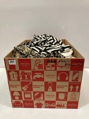 BOX OF APPROX 20 X ADULT CLOTHING ITEMS TO INCLUDE BLACK AND WHITE PATTERNED BLOUSE SIZE 6 (PETIT)