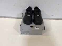 NIKE AIR FORCE 1 LOW EASYON KIDS TRAINERS BLACK SIZE 2.5