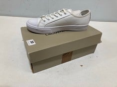 LACOSTE LEATHER TRAINERS IN WHITE/GOLD UK 6