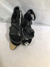 3 X SANDAL FOOTWEAR TO INCLUDE MJUS SANDALS IN BLACK SIZE 40