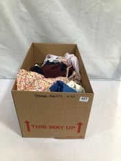 BOX OF APPROX 10 X BRANDED ADULT CLOTHING ITEMS TO INCLUDE LINEN TROUSERS IN BLUE SIZE 10