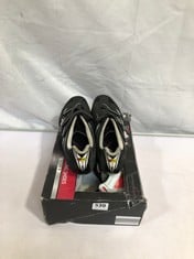 2 X CYCLE SHOES TO INCLUDE CYCLING CRANE PRO IN SIZE 8