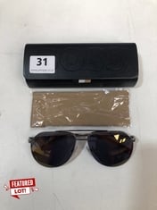 1 X HUGO BOSS SUNGLASSES WITH CASE AND CLOTH .