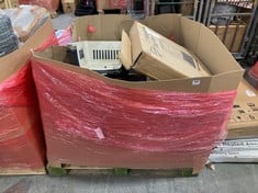 PALLET OF ASSORTED ITEMS TO INCLUDE STREETWIZE 30" FOLDING SLANTED DOG CRATE MEDIUM (KERBSIDE PALLET DELIVERY)