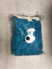 QUANTITY OF ASSORTED ITEMS TO INCLUDE BLUE ONESIE SIZE LARGE RRP £250: LOCATION - B
