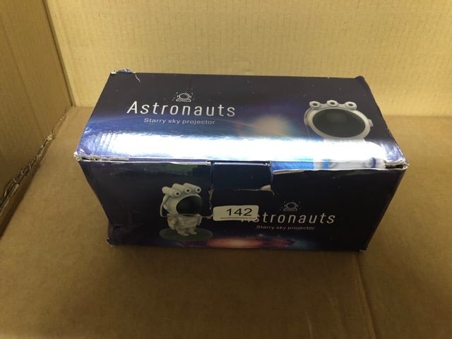 5 X  ASTRONAUTS STARRY SKY PROJECTIOR : LOCATION - RACK A