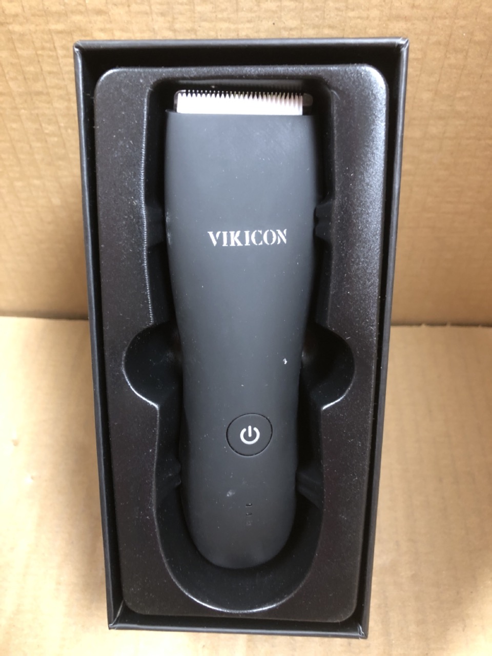 John Pye Auctions QUANTITY OF ITEMS TO INCLUDE WAHL POCKET TRAVEL