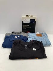 5 X LEVIS GARMENTS IN VARIOUS SIZES AND STYLES INCLUDING BLACK T-SHIRT SIZE 4XL- LOCATION 13B.